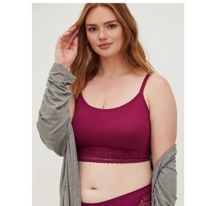 TORRID NWT LIGHTLY LINED SEAMLESS LACE BAND BRALETTE
